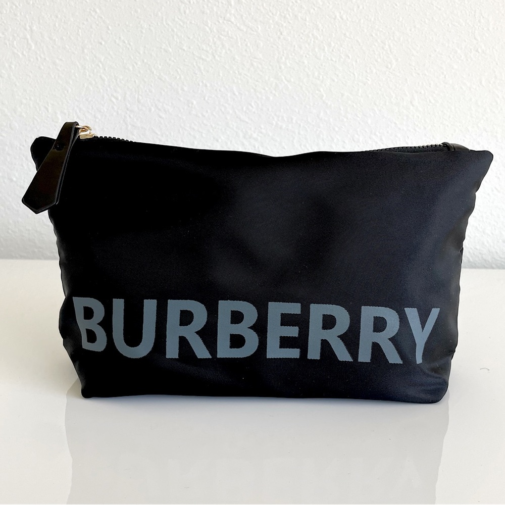 BURBERRY 💯 Authentic Cosmetic Zippered Pouch ☆ Priced to Sell 💲